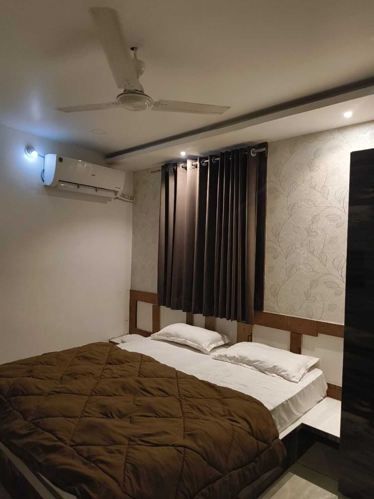 Deluxe Private Room Bedding